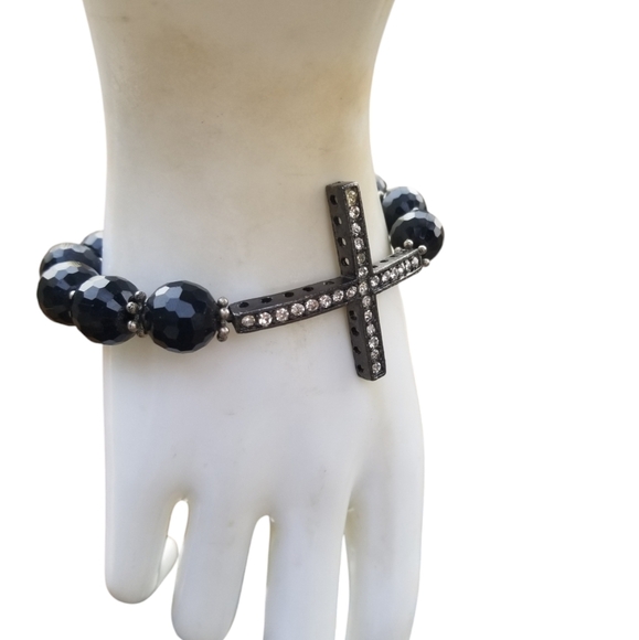 VINTAGE CRYSTAL CROSS & BLACK GLASS BEAD STRETCH BRACELET - Picture 2 of 5